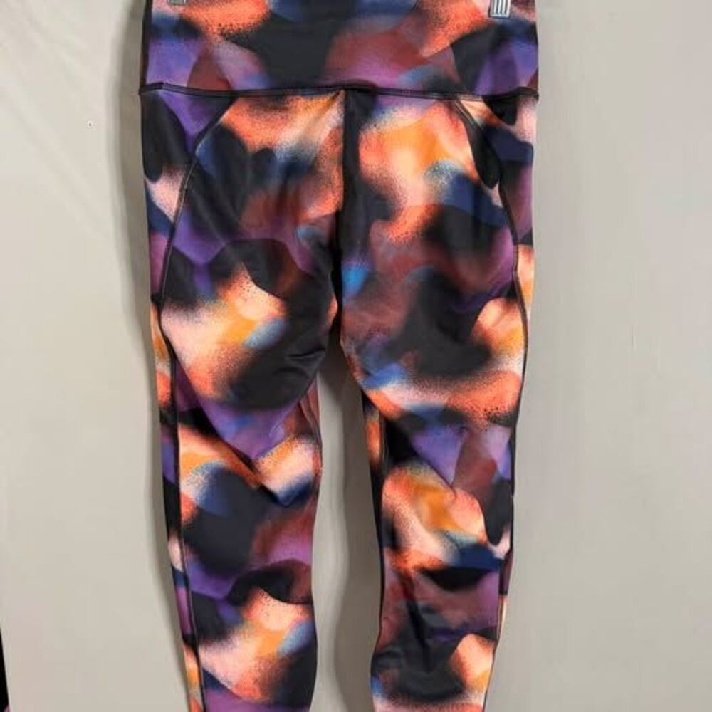 Fabletics Activewear Set Size Large - Picture 6 of 8